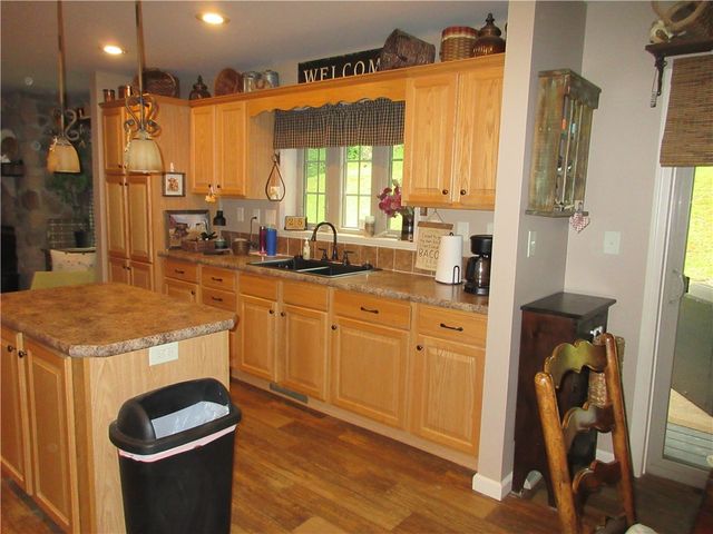 3118 Conway Wallrose Rd, Economy, PA 15005
