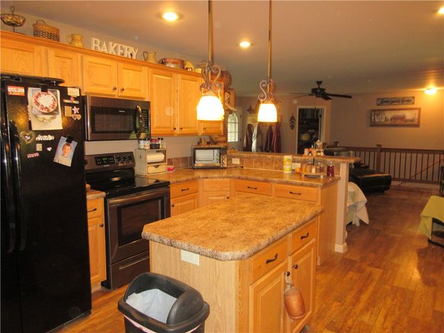 3118 Conway Wallrose Rd, Economy, PA 15005