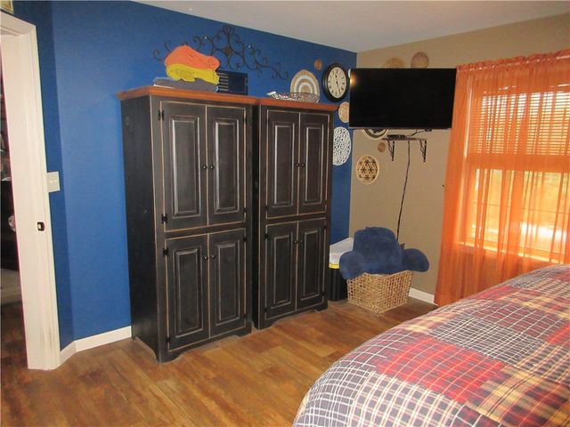 3118 Conway Wallrose Rd, Economy, PA 15005