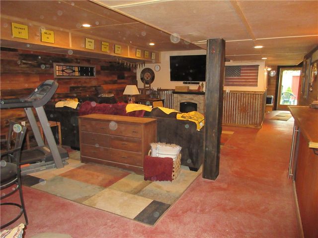 3118 Conway Wallrose Rd, Economy, PA 15005