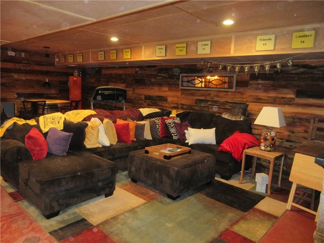 3118 Conway Wallrose Rd, Economy, PA 15005