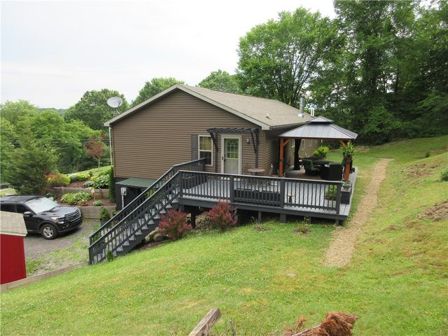 3118 Conway Wallrose Rd, Economy, PA 15005