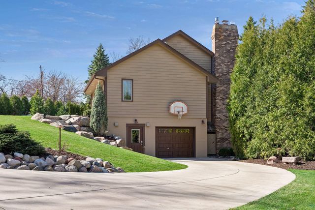 12030 28th Avenue N, Plymouth, MN 55441