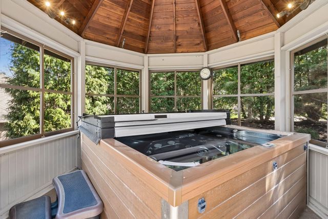 12030 28th Avenue N, Plymouth, MN 55441