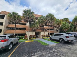 461 Ives Dairy Road 4062, Miami, FL 33179