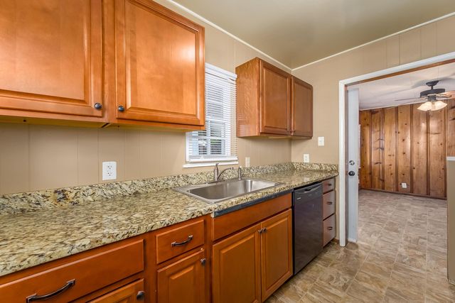 6462 N East Park View St, Park City, KS 67219