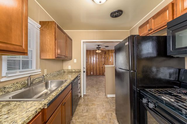 6462 N East Park View St, Park City, KS 67219