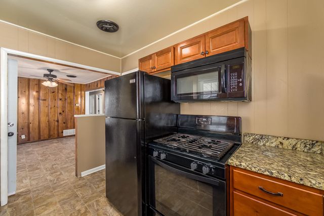6462 N East Park View St, Park City, KS 67219