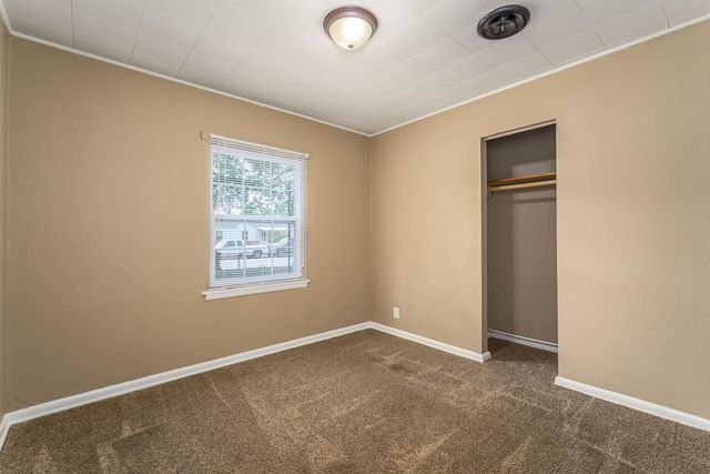 6462 N East Park View St, Park City, KS 67219