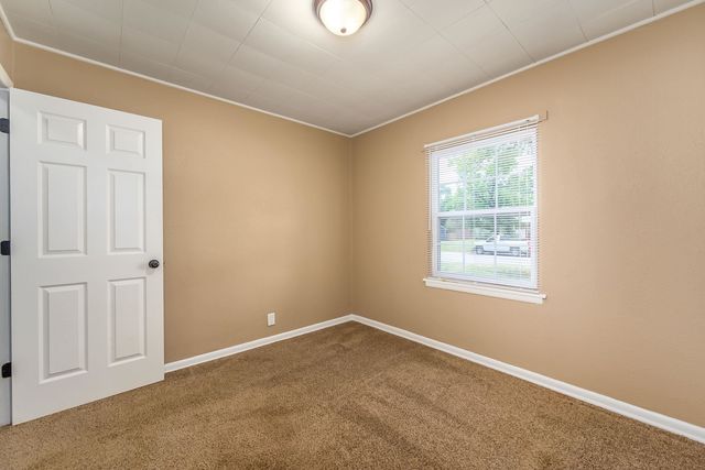 6462 N East Park View St, Park City, KS 67219