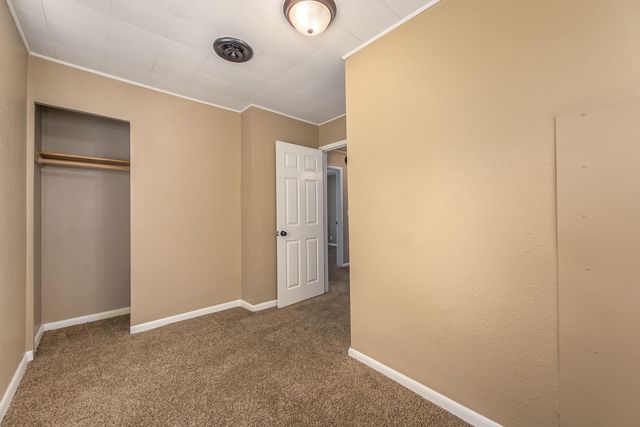 6462 N East Park View St, Park City, KS 67219