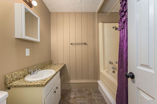 6462 N East Park View St, Park City, KS 67219