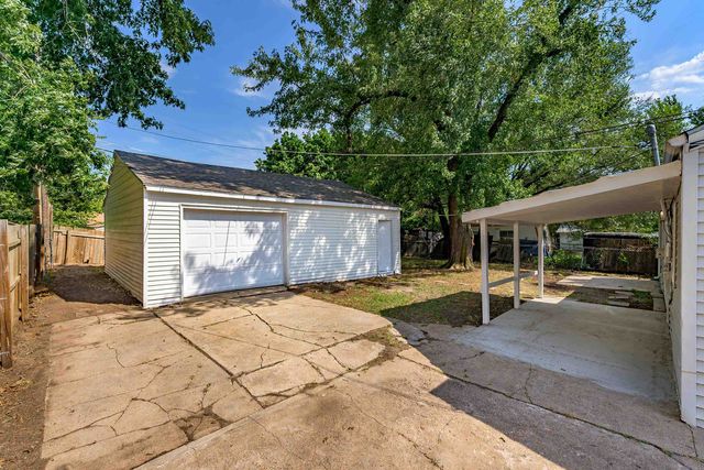 6462 N East Park View St, Park City, KS 67219