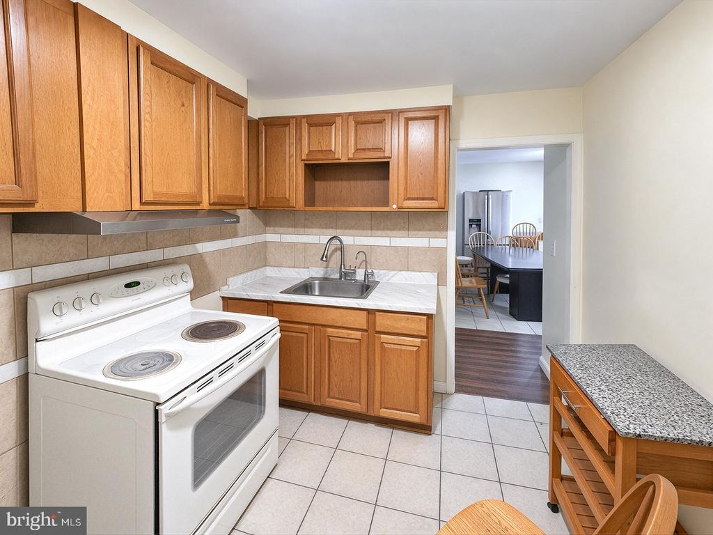 429 W ASHDALE ST, PHILADELPHIA, PA 19120 — photo 4