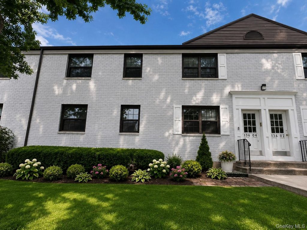 136-04 68th Dr A, Kew Garden Hills, NY 11367 — photo 2