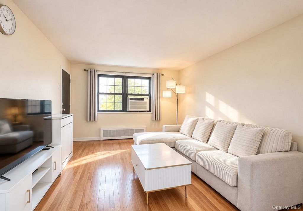 136-04 68th Dr A, Kew Garden Hills, NY 11367 — photo 4