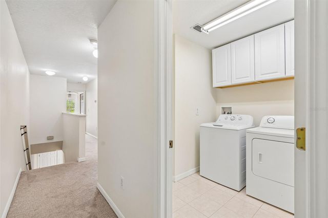 18107 NASSAU POINT DR, Tampa, FL 33647