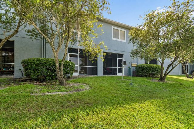 18107 NASSAU POINT DR, Tampa, FL 33647