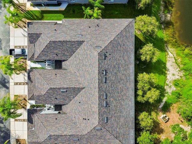 18107 NASSAU POINT DR, Tampa, FL 33647