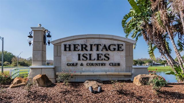 18107 NASSAU POINT DR, Tampa, FL 33647