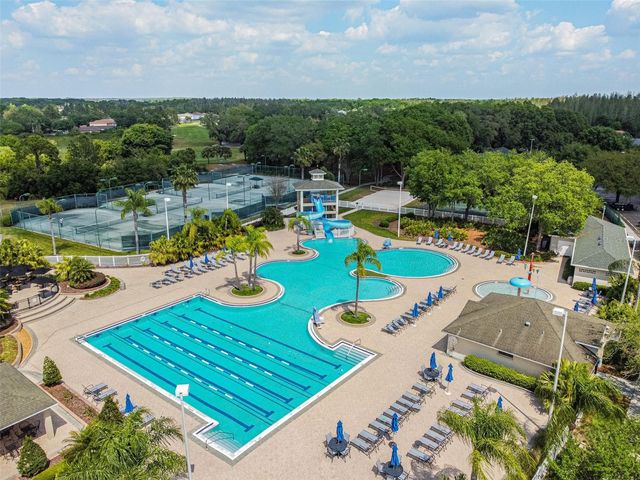 18107 NASSAU POINT DR, Tampa, FL 33647