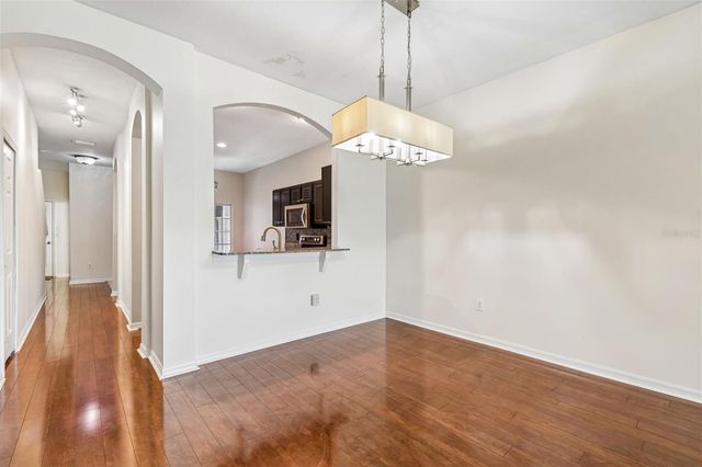 18107 NASSAU POINT DR, Tampa, FL 33647