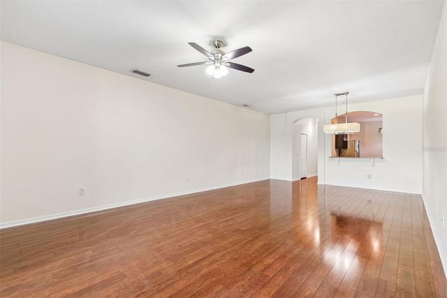 18107 NASSAU POINT DR, Tampa, FL 33647