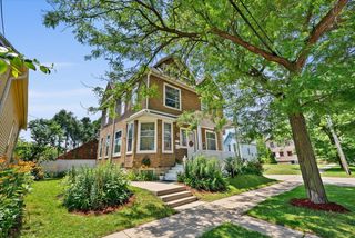 127 E Reservoir AVENUE, Milwaukee, WI 53212