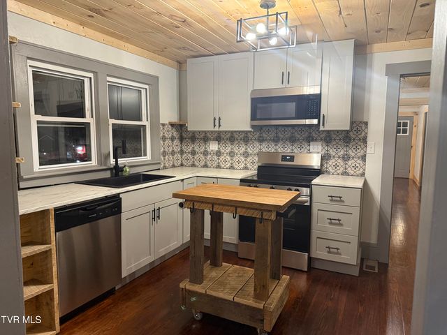 159 King Mill Pike, Bristol, VA 24201