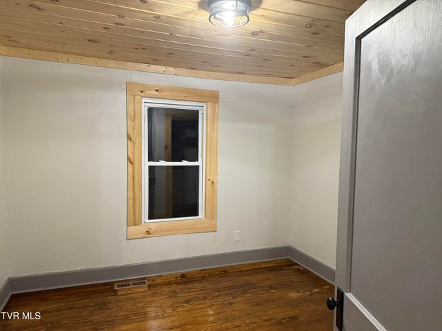 159 King Mill Pike, Bristol, VA 24201