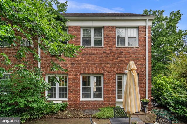 3408 MARTHA CUSTIS DR, Alexandria, VA 22302