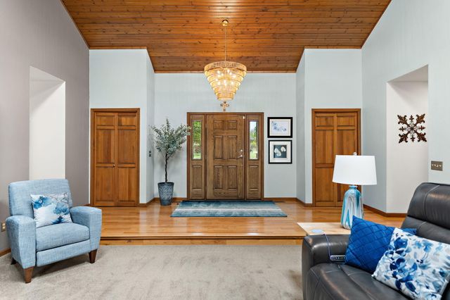 1821 Forest Lane, Crown Point, IN 46307