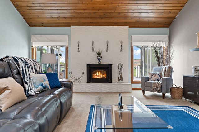 1821 Forest Lane, Crown Point, IN 46307