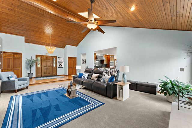 1821 Forest Lane, Crown Point, IN 46307