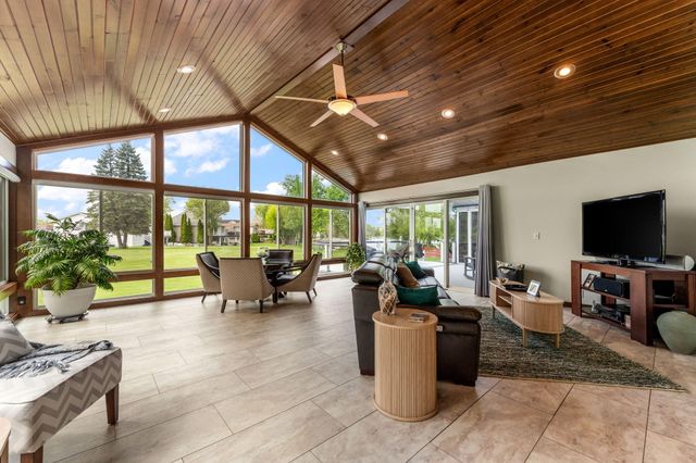 1821 Forest Lane, Crown Point, IN 46307