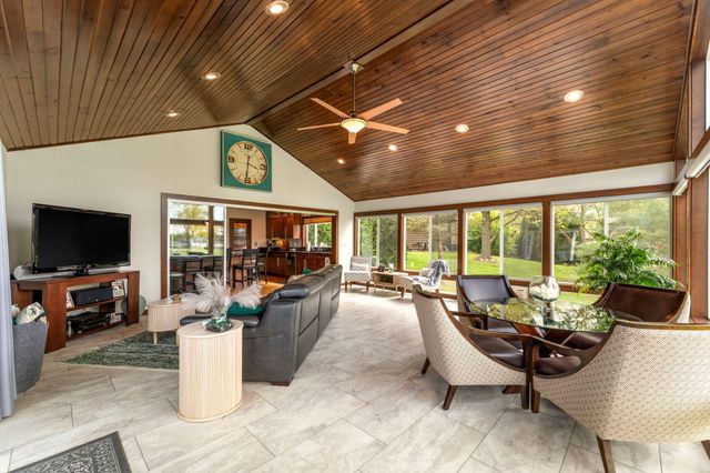 1821 Forest Lane, Crown Point, IN 46307