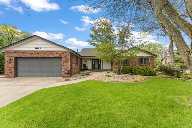 1821 Forest Lane, Crown Point, IN 46307