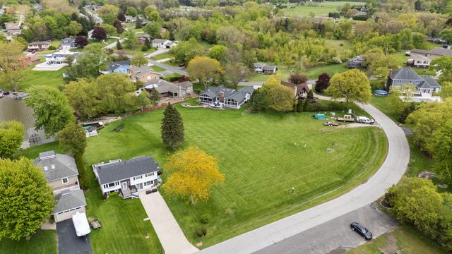 1821 Forest Lane, Crown Point, IN 46307