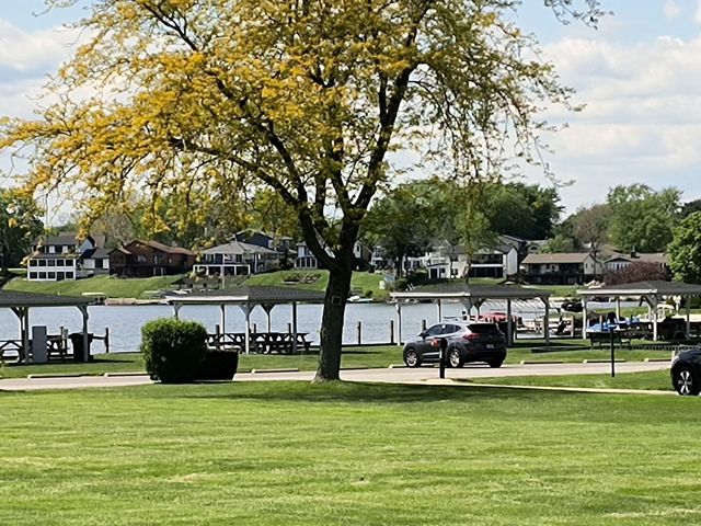 1821 Forest Lane, Crown Point, IN 46307
