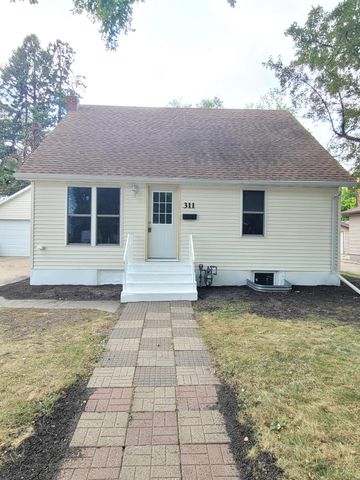 311 14th Street N, Moorhead, MN 56560