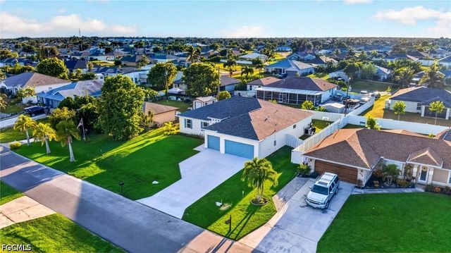 622 NW 16th PL, Cape Coral, FL 33993