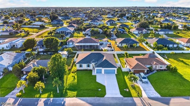 622 NW 16th PL, Cape Coral, FL 33993