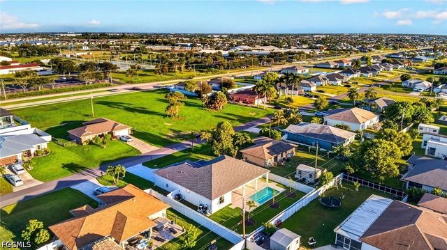 622 NW 16th PL, Cape Coral, FL 33993