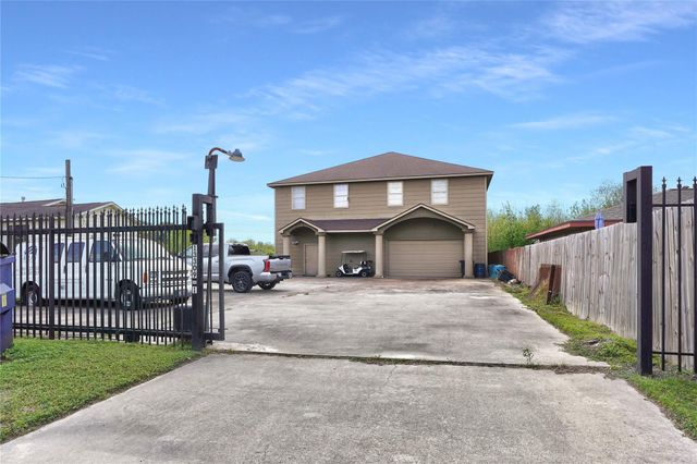 13301 & 13309 Reeveston Road, Houston, TX 77039