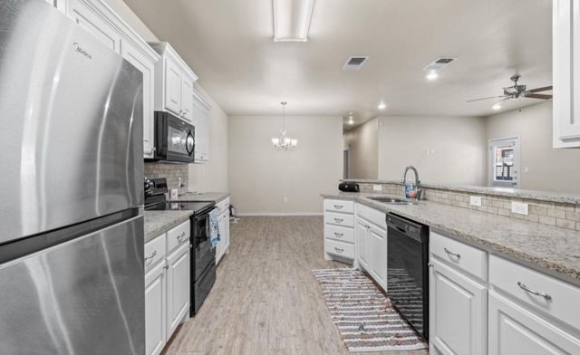 1215 Preston Trail, Wolfforth, TX 79382