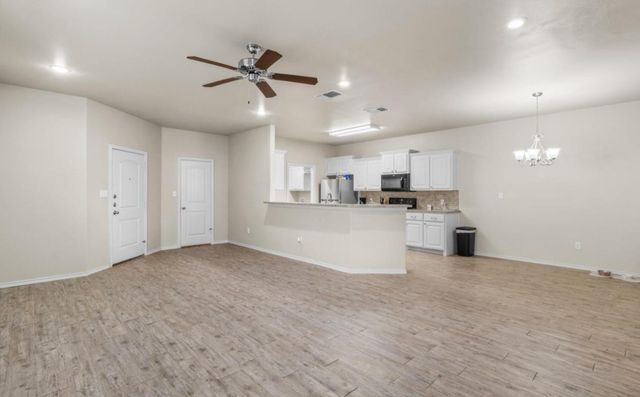 1215 Preston Trail, Wolfforth, TX 79382