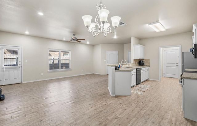 1215 Preston Trail, Wolfforth, TX 79382