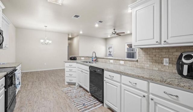 1215 Preston Trail, Wolfforth, TX 79382