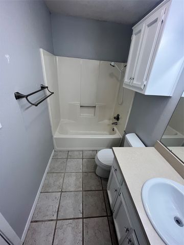 906 N Austin Street, Denton, TX 76201