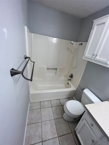 906 N Austin Street, Denton, TX 76201